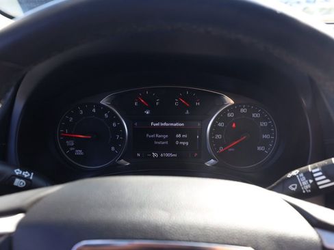 Used 2024 GMC Terrain SLT image 28