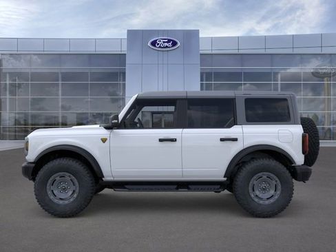 New 2025 Ford Bronco Badlands image 3