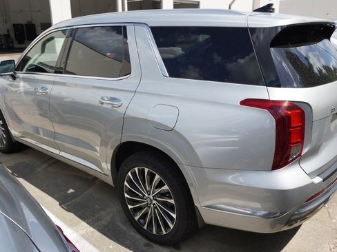 Used 2023 Hyundai Palisade Calligraphy w/ Cargo Package FWD image 7