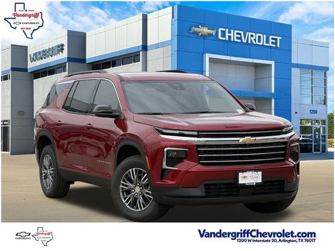 New 2026 Chevrolet Traverse LT image 1