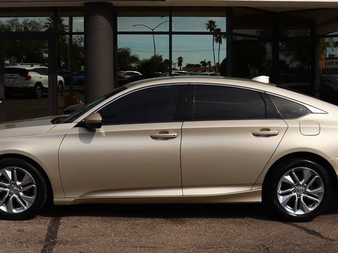 Used 2018 Honda Accord LX image 8