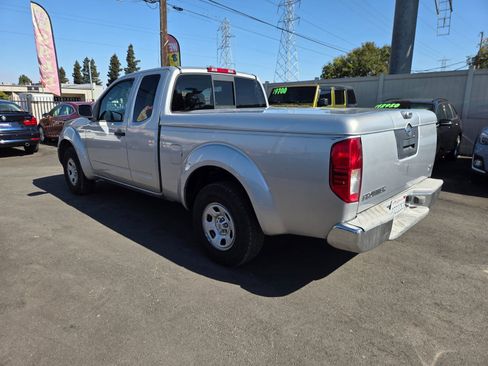 Used 2006 Nissan Frontier XE w/ (G01) XE Preferred Pkg RWD image 2