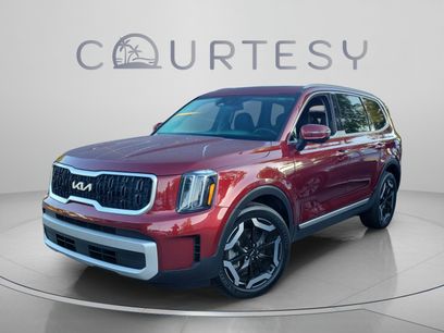 Certified 2024 Kia Telluride EX w/ EX Captain's Chair Package