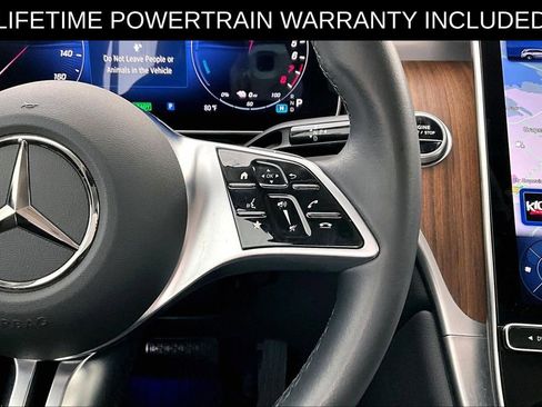 Used 2025 Mercedes-Benz GLC 350e 4MATIC image 27