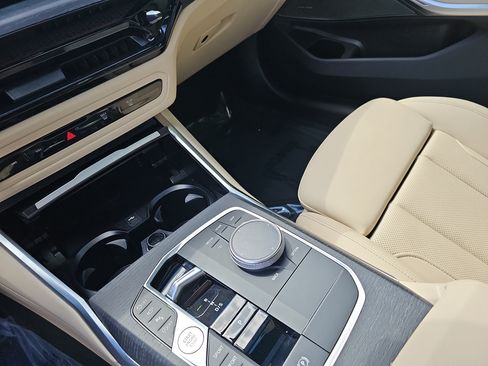 Certified 2025 BMW 330i Sedan w/ Premium Package RWD image 27