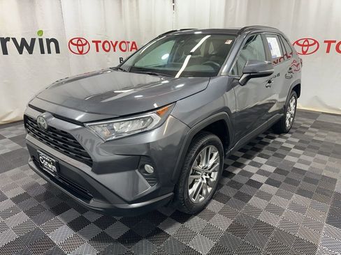 Used 2020 Toyota RAV4 XLE Premium image 3