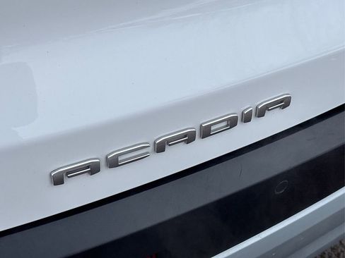 Used 2023 GMC Acadia SLE w/ LPO, Floor Liner Package image 14