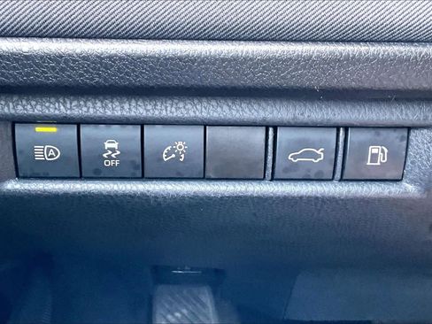 Used 2025 Toyota Camry LE FWD image 34
