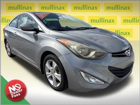 Used 2013 Hyundai Elantra FWD image 1