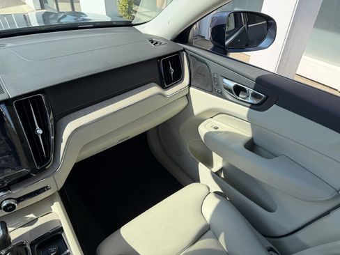 Used 2019 Volvo XC60 T5 Inscription AWD/4WD image 7