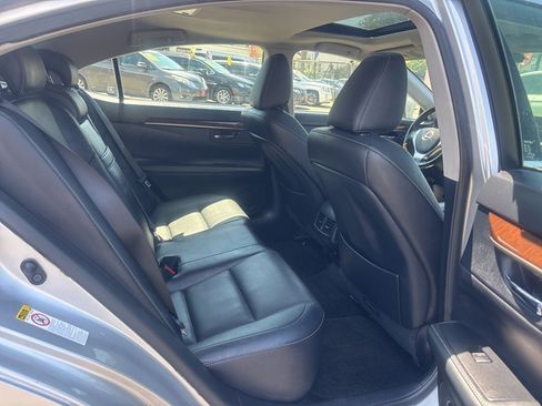 Used 2015 Lexus ES 350 w/ Premium Package FWD image 39