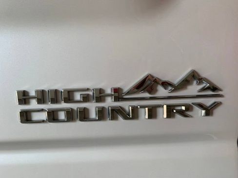 Used 2022 Chevrolet Silverado 2500 High Country w/ Z71 Off-Road Package AWD/4WD image 38