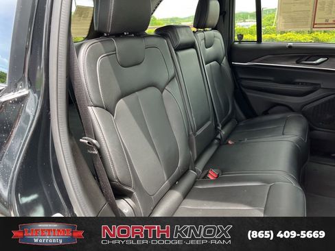 Used 2024 Jeep Grand Cherokee Limited w/ Luxury Tech Group II AWD/4WD image 24