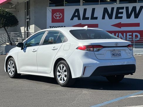 Used 2024 Toyota Corolla LE image 3