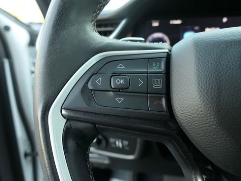 Used 2023 Jeep Grand Cherokee L Laredo image 13