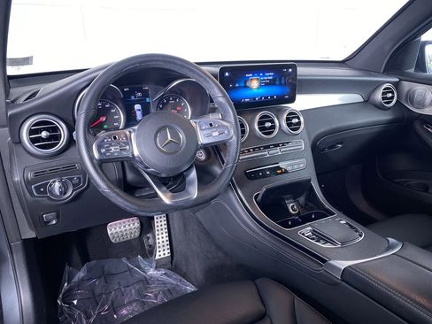 Used 2020 Mercedes-Benz GLC 300 image 2