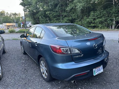 Used 2011 MAZDA MAZDA3 i Touring FWD image 4