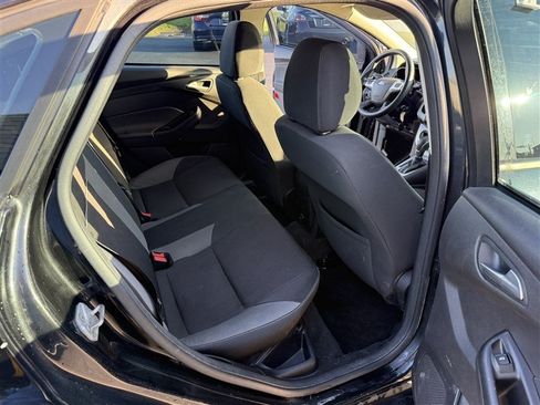 Used 2014 Ford Focus SE FWD image 7
