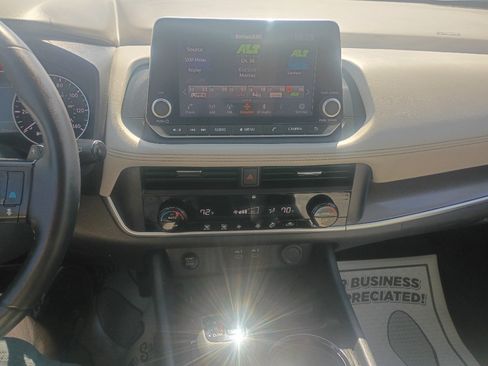 Used 2025 Nissan Rogue SV AWD/4WD image 15