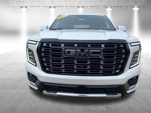 Used 2025 GMC Yukon Denali Ultimate AWD/4WD image 16