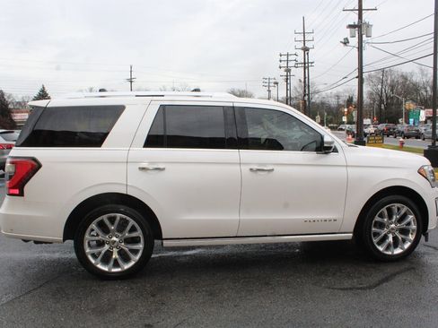 Used 2018 Ford Expedition Platinum image 28