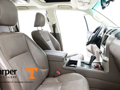 Used 2011 Lexus GX 460 image 35