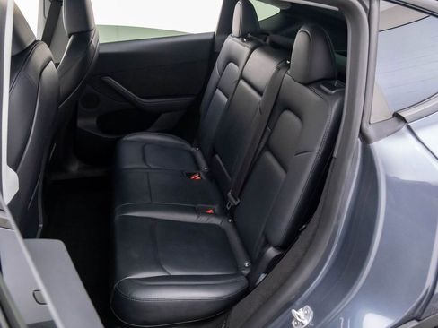 Used 2023 Tesla Model Y Long Range image 18