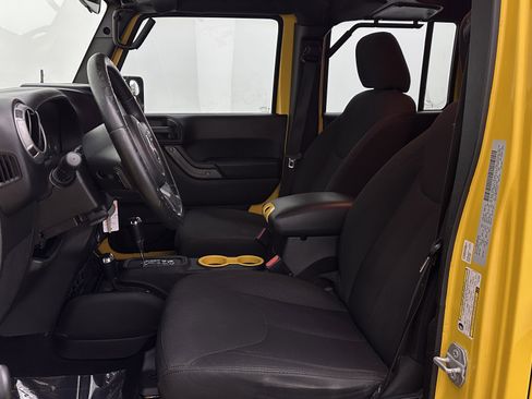 Used 2015 Jeep Wrangler Unlimited Sport w/ Connectivity Group image 10