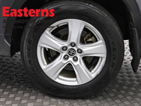 Used 2022 Toyota Highlander LE image 34