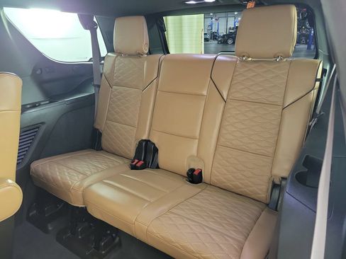 Used 2023 Cadillac Escalade Premium Luxury AWD/4WD image 12