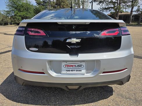 Used 2011 Chevrolet Volt Premium w/ Premium Trim Package FWD image 4