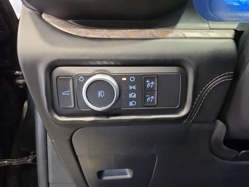 Used 2022 Ford Explorer Platinum w/ Equipment Group 601A AWD/4WD image 19
