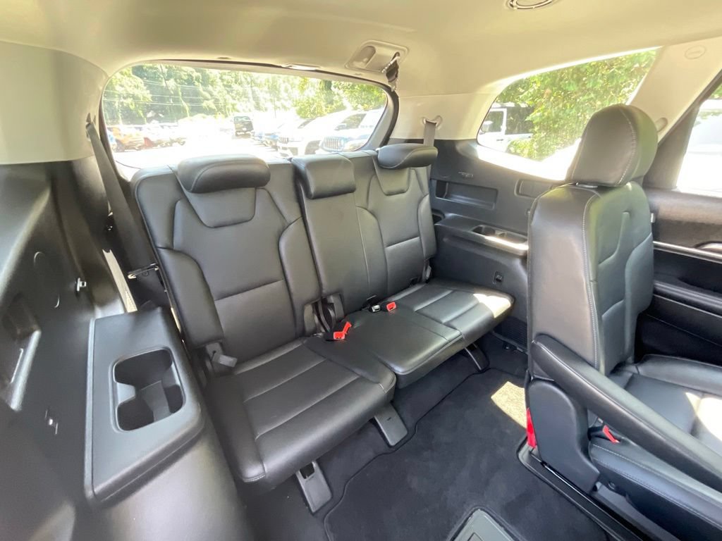 Used 2025 Kia Telluride S FWD image 25