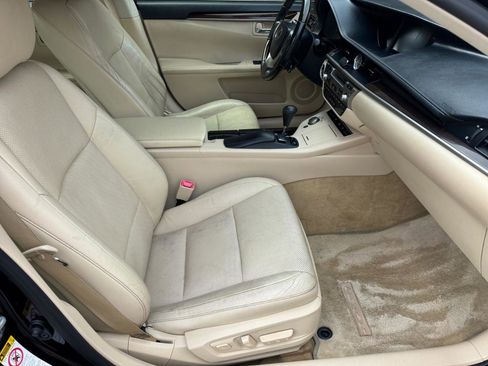 Used 2014 Lexus ES 350 w/ Luxury Package image 13