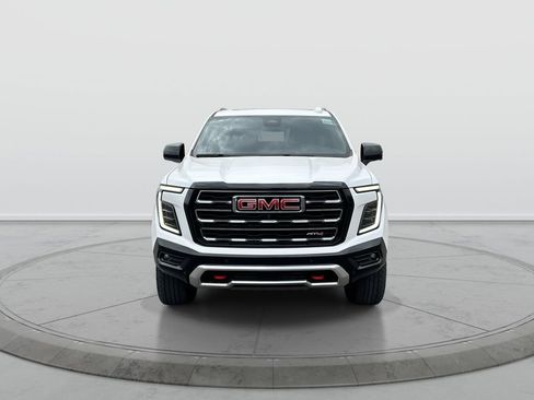Used 2026 GMC Yukon AT4 AWD/4WD image 3