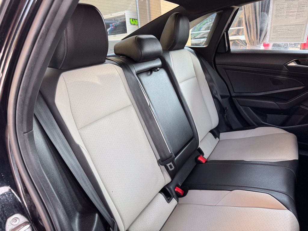Used 2020 Volkswagen Jetta R-Line w/ R-Line Cold Weather Package FWD image 19