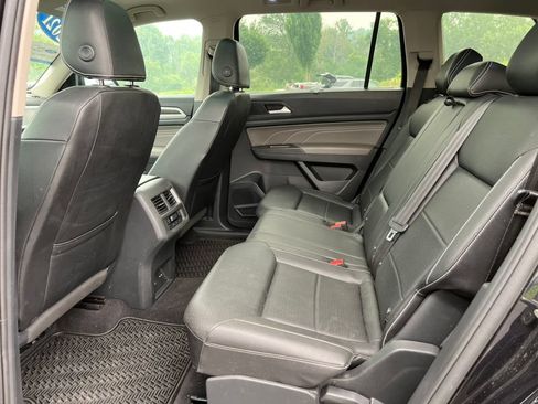 Used 2023 Volkswagen Atlas SE AWD/4WD image 4