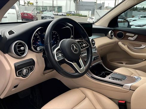 Used 2022 Mercedes-Benz GLC 300 image 17
