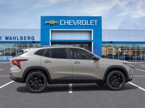 New 2026 Chevrolet Trax ACTIV w/ Sunroof Package FWD image 5