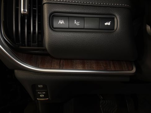 Used 2025 Nissan Armada Platinum Reserve image 38