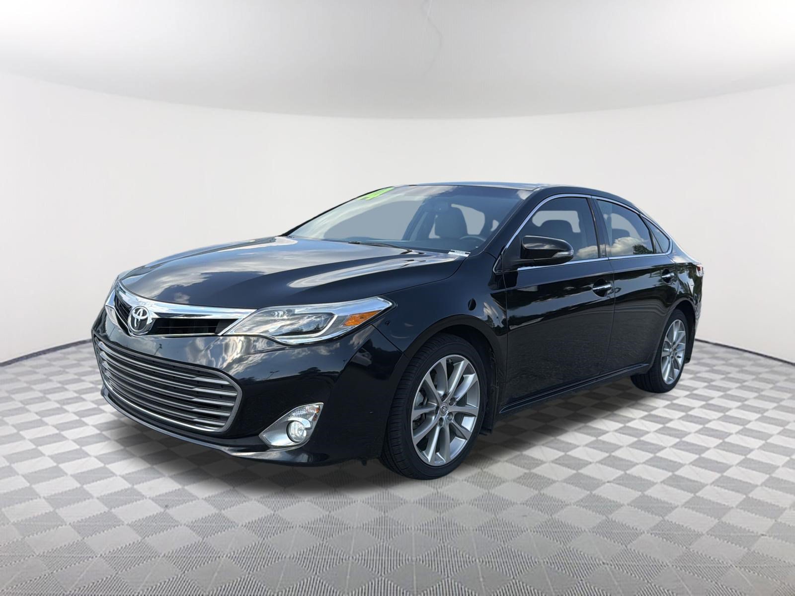 Used 2014 Toyota Avalon XLE Touring FWD image 3