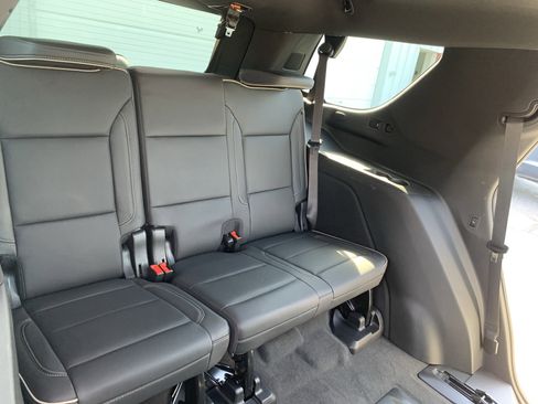 Used 2024 Chevrolet Tahoe Premier AWD/4WD image 14
