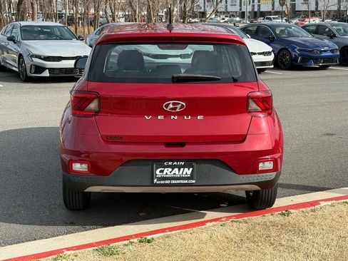 Used 2023 Hyundai Venue SE image 6