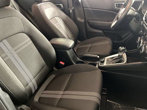 Used 2025 Hyundai Venue SEL FWD image 27