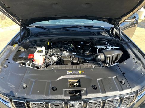 Used 2023 Jeep Grand Cherokee L Limited w/ Luxury Tech Group II image 34