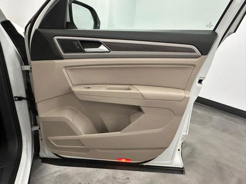 Used 2019 Volkswagen Atlas SE w/ Panoramic Sunroof Package image 46