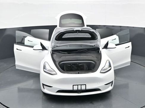 Used 2023 Tesla Model Y Long Range AWD/4WD image 43