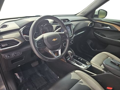 Used 2021 Chevrolet TrailBlazer ACTIV w/ Sun and Liftgate Package AWD/4WD image 16