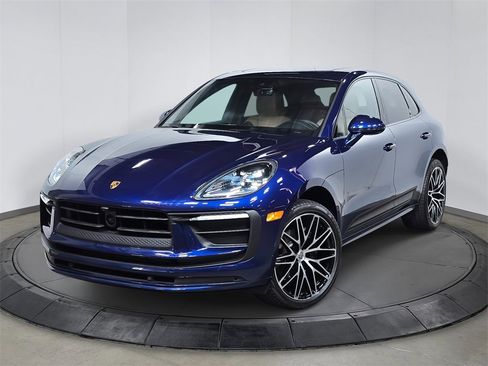 Used 2025 Porsche Macan image 1