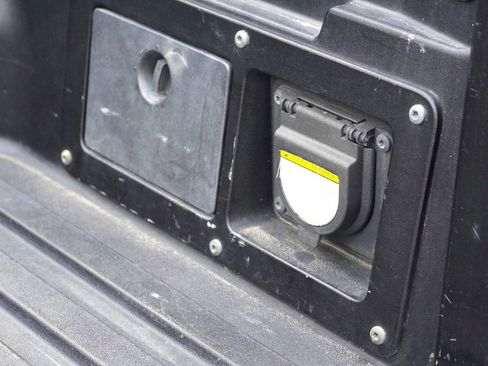 Used 2020 Toyota Tacoma SR5 image 31